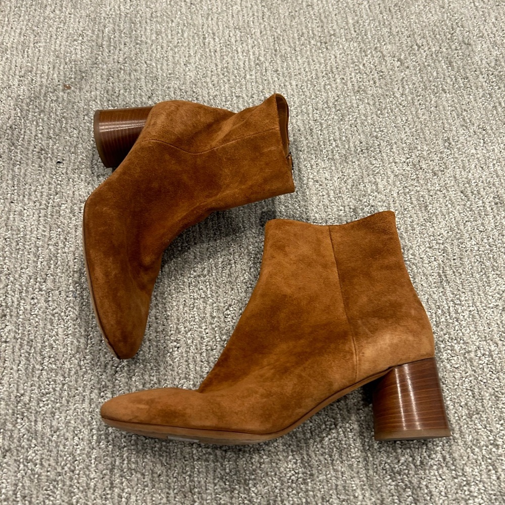 VINCE Women's Tillie Suede Mid-Heel Booties Size 9.5M